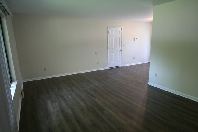 Building Photo - Ranch Home located in Park Hills    260224