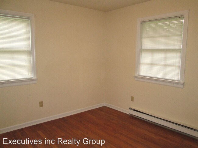 Building Photo - 3 br, 1.5 bath House - 813 McDowell Road