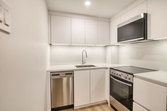 Building Photo - 2285 Rue St Mathieu