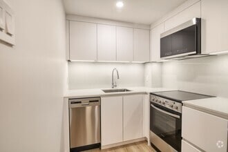 Building Photo - 2285 Rue St Mathieu