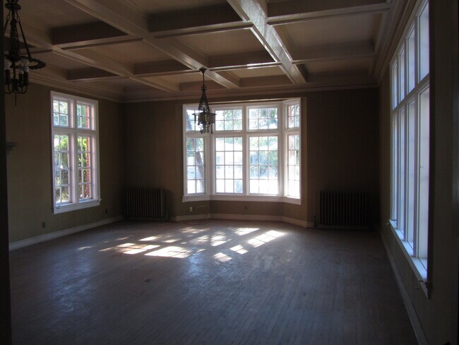 Building Photo - 704 N Stockton St