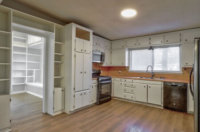 Foto del edificio - 3 Bedroom 2 Bathroom House in Wake Village...
