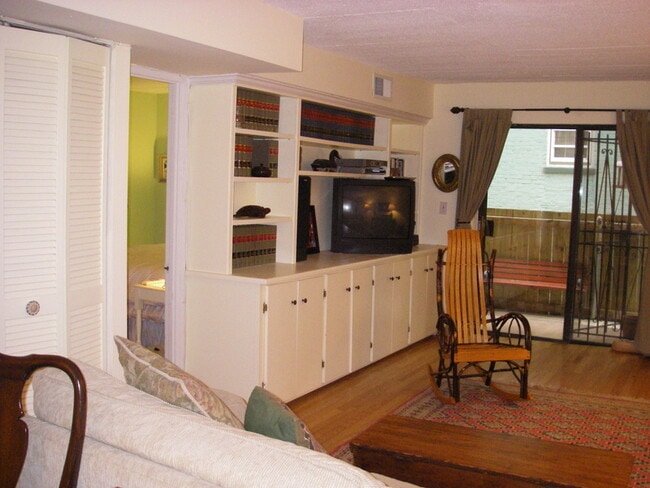 Living room with furniture - 1320 21st St NW