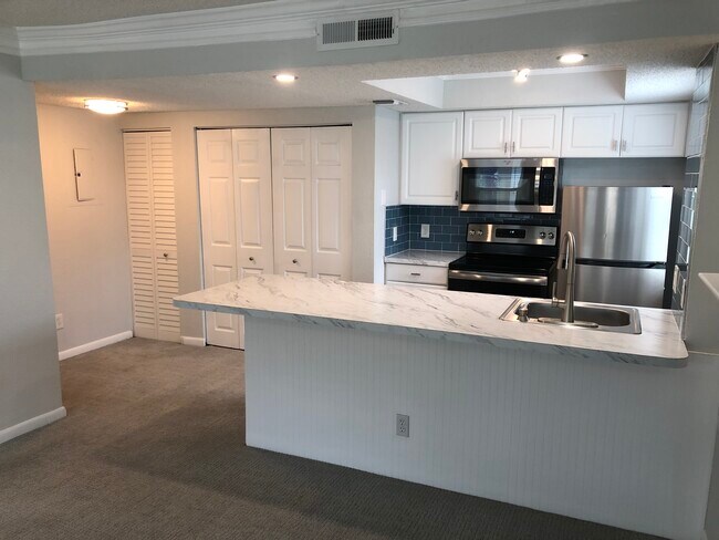 Foto del edificio - 100 Fairway Park Blvd
