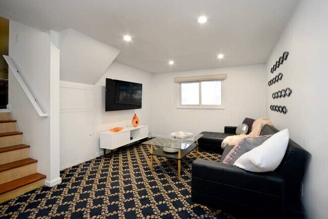 Foto del edificio - 4680 Talbot Dr