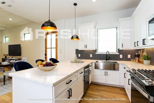 Building Photo - 3040 Truxillo St