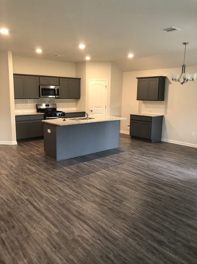 Building Photo - 13057 Fowler Dr
