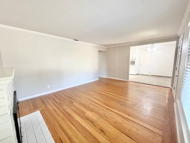 Building Photo - Bevil Duplex