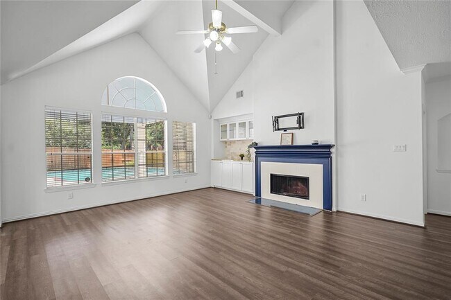 Foto del edificio - 23302 Knight Hollow Ct