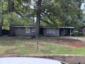 Building Photo - 2608 Walker St
