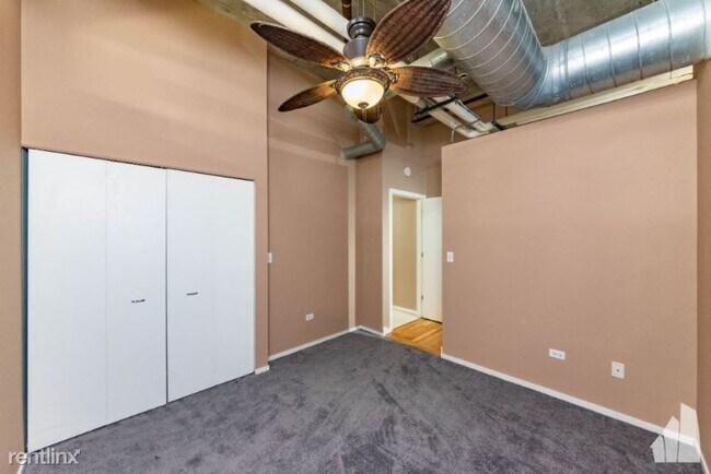 Foto del edificio - 935 W Van Buren St