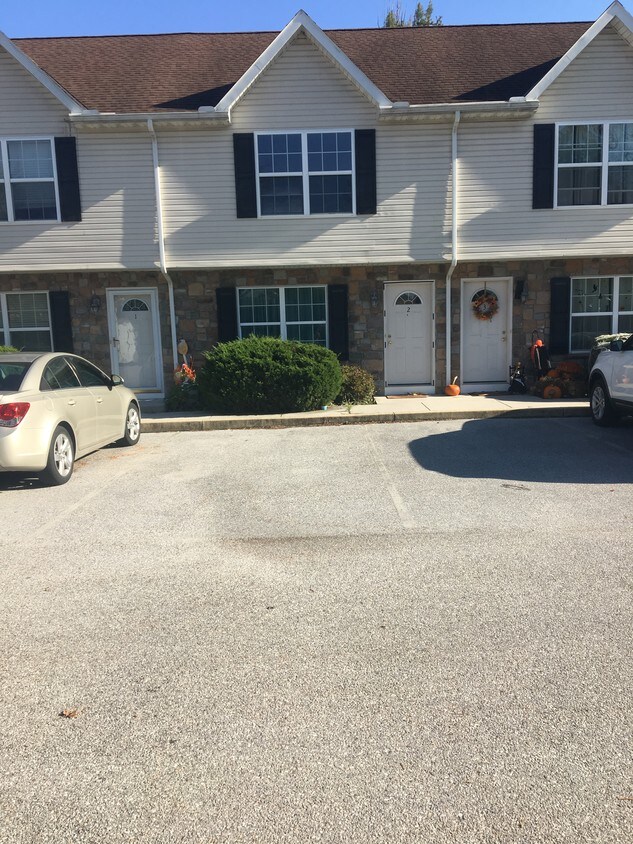 exterior of unit - 70 N Blettner Ave