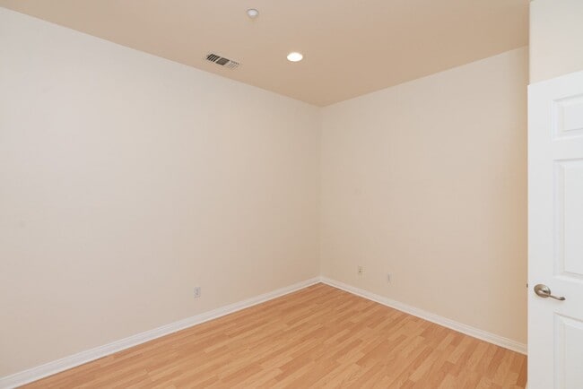 Building Photo - 2656 Escala Cir