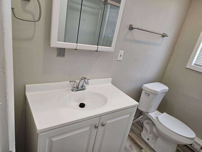 Building Photo - 6028 Laurel Hall Dr
