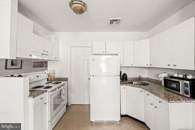 Foto del edificio - 468 E Walnut Ln