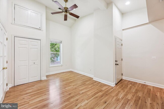 Building Photo - 2303 17th St NW
