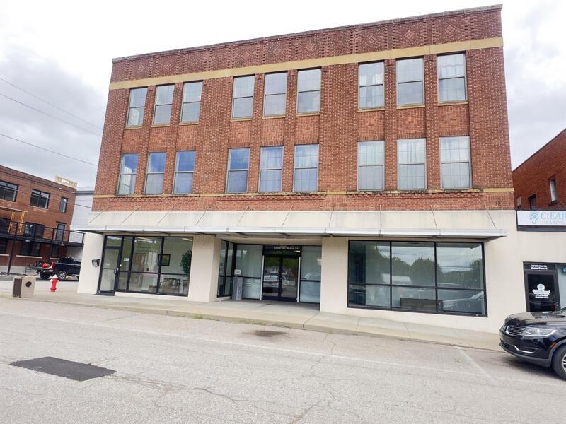 1095 W Main St Unit 3, Milton, WV 25541 Condo for Rent in Milton, WV