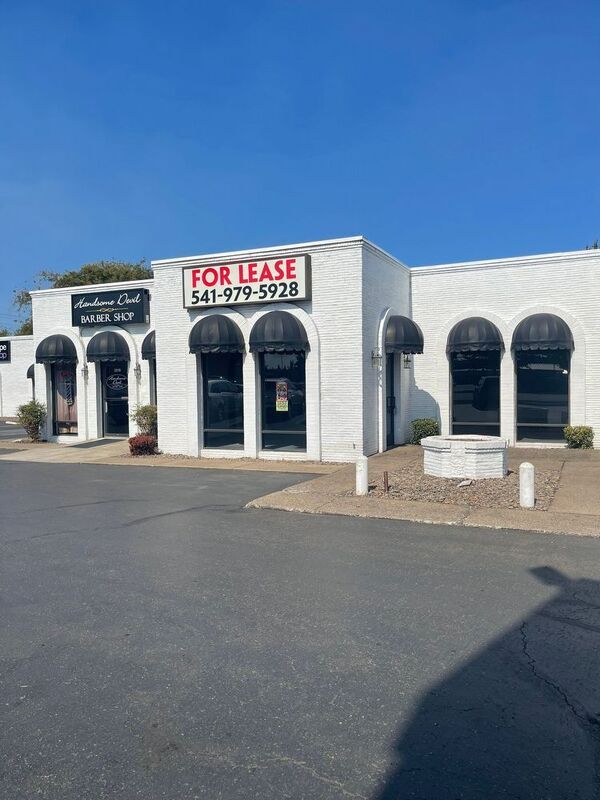Foto del edificio - 2221 Santiam Hwy SE