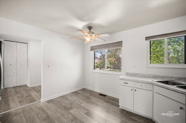 Building Photo - 772 Circle Dr
