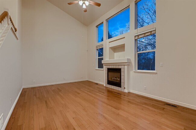Foto del edificio - 2625 Fernwood Pl