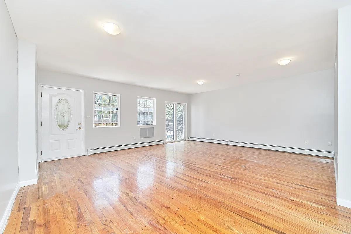 Foto principal - 701 Jefferson Ave