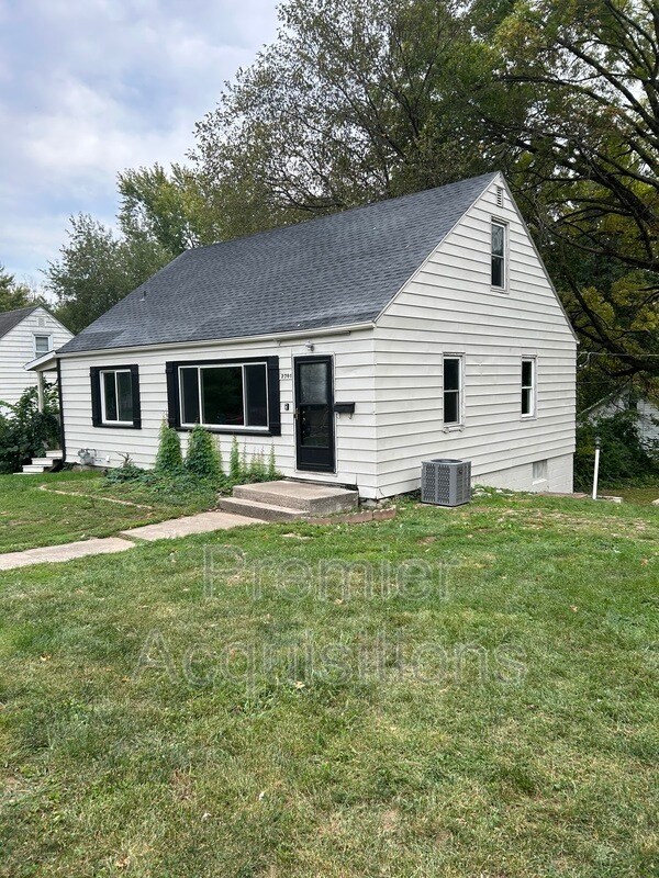 Primary Photo - 2701 Benbow Ave