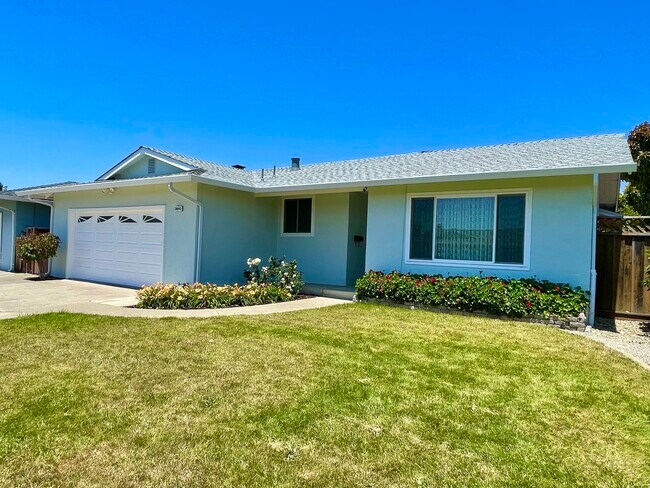 Building Photo - 34940 Roberts St