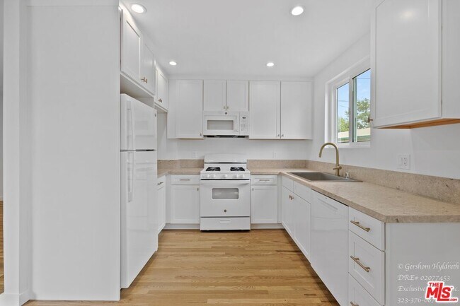 Foto del edificio - 6640 Woodman Ave