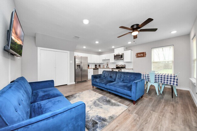 Building Photo - 11610 Danford Ln
