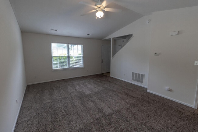 Foto del edificio - 3306 E St Charles Rd