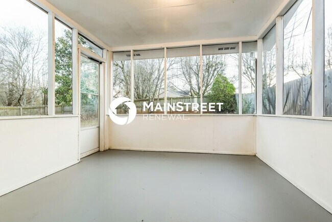 Foto del edificio - 3 Bedroom Pet-Friendly Home in Stone Mountain, GA with Main Street Renewal