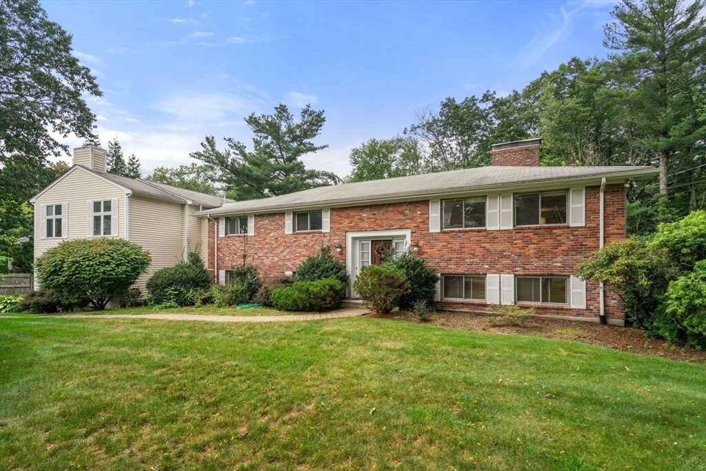 Primary Photo - 160 Country Way