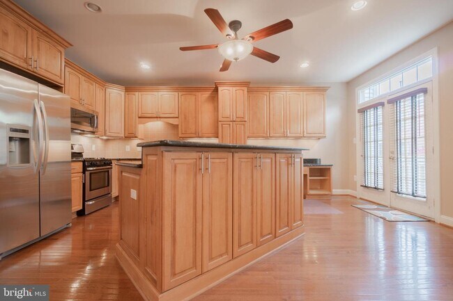 Building Photo - 10553 James Wren Way