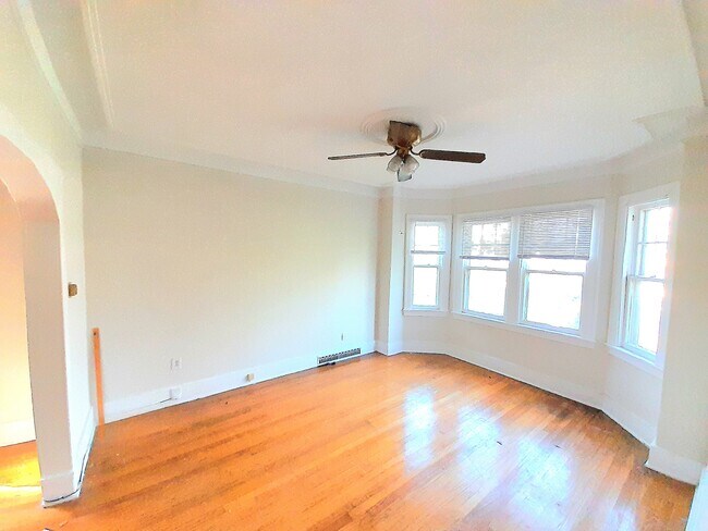 Foto del edificio - 981 Beaconsfield Ave