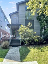 Building Photo - 549 Moore Ave