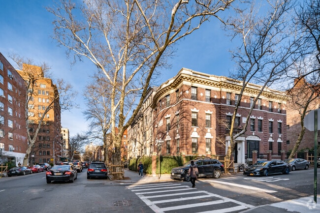 Building Photo - 1-9 Montgomery Pl