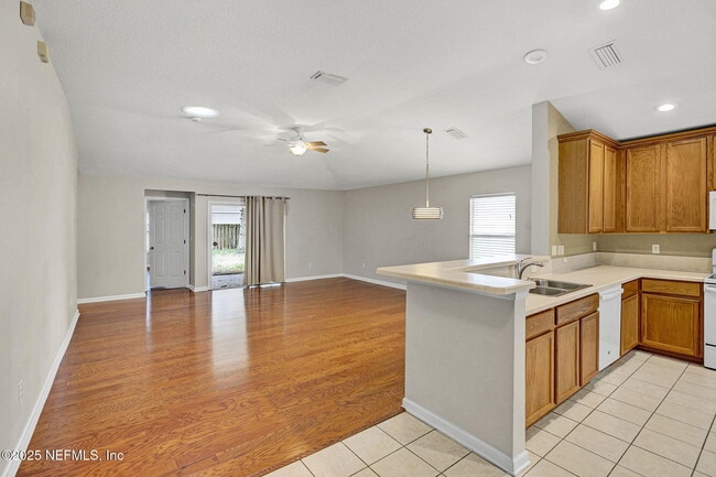 Foto del edificio - 2105 S Cranbrook Ave