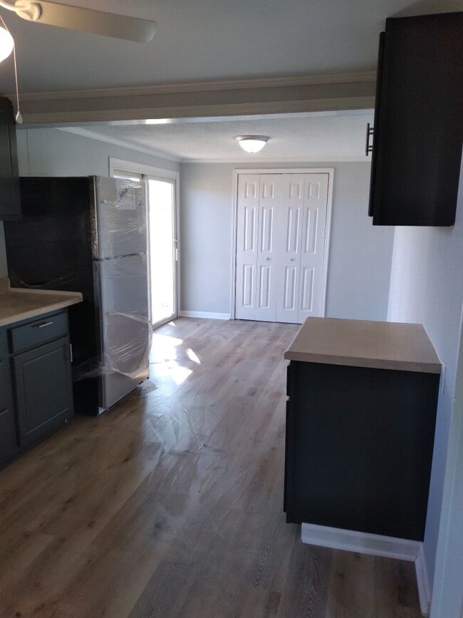 Building Photo - 116 Cooper Rd