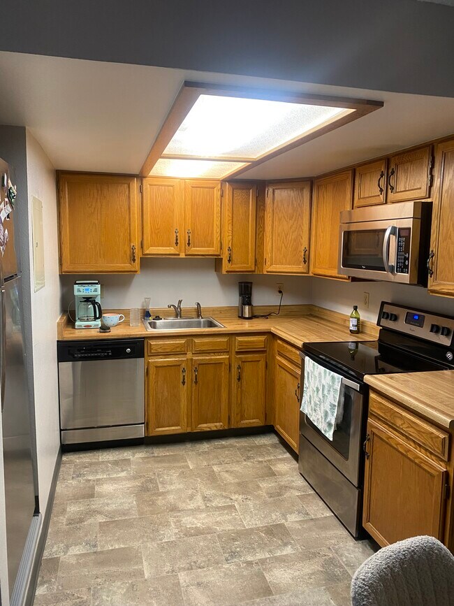 Foto del edificio - 2932 Shadow Creek Dr