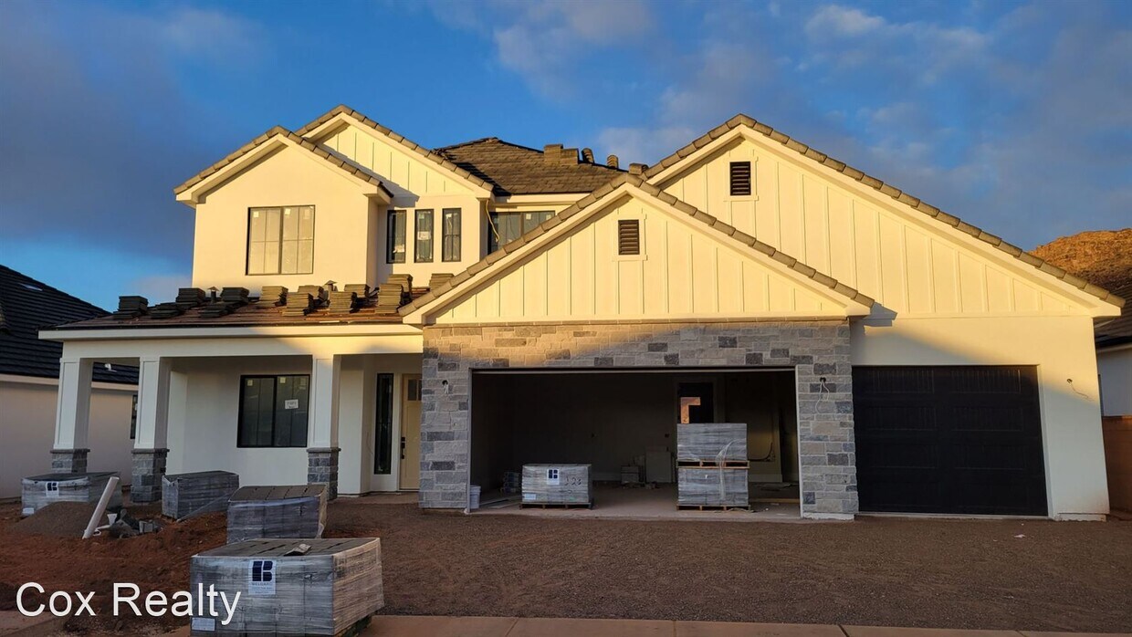 Primary Photo - 5 br, 3.5 bath House - 422 S Beck Dr