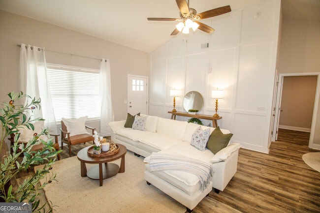 Foto del edificio - 211 Big Branch Dr