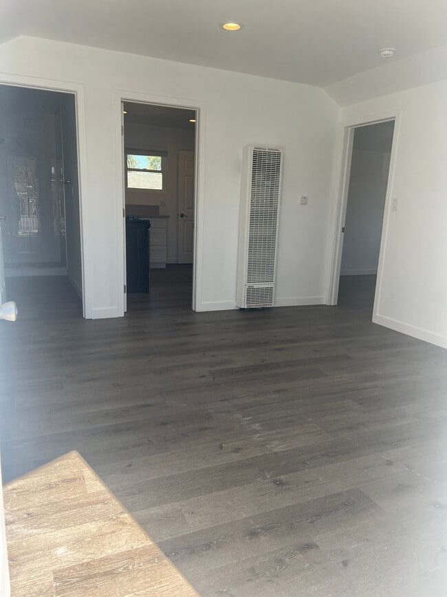Building Photo - Beautiful Remodeled 1Bed/ 1 Bath!! $1750