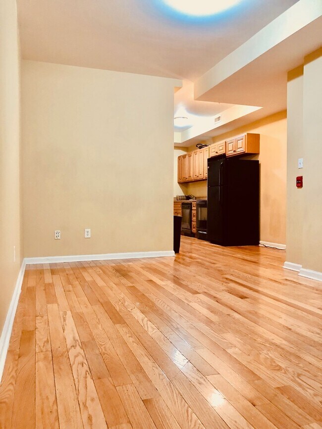 Foto del edificio - 2324 N Park Ave