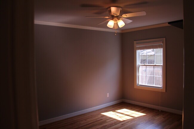 Foto del edificio - 3716 Collinwood Ave
