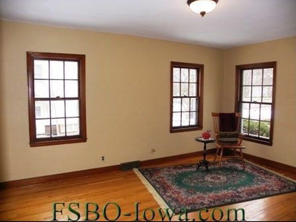 Building Photo - 1210 Sheridan Ave