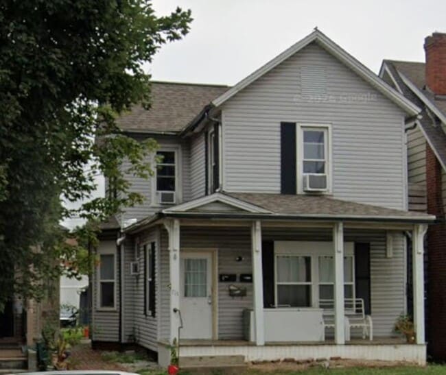Building Photo - 715 E Main St