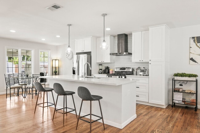 Building Photo - 4625 Glacier Ave