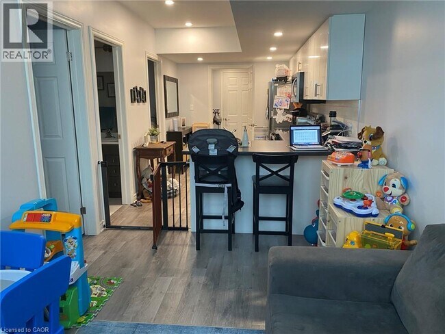 Building Photo - 10A LLOYD Street Unit# 2