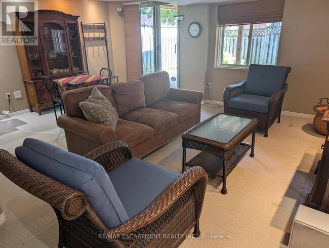 Building Photo - 45 Pirie Dr