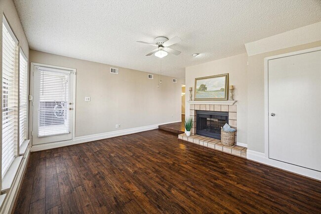 Building Photo - 2277 S Kirkwood Rd